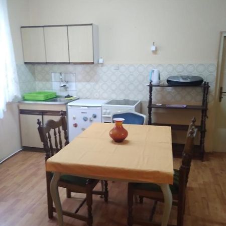 Hostel Bata Apartman Kanjiža Exteriör bild